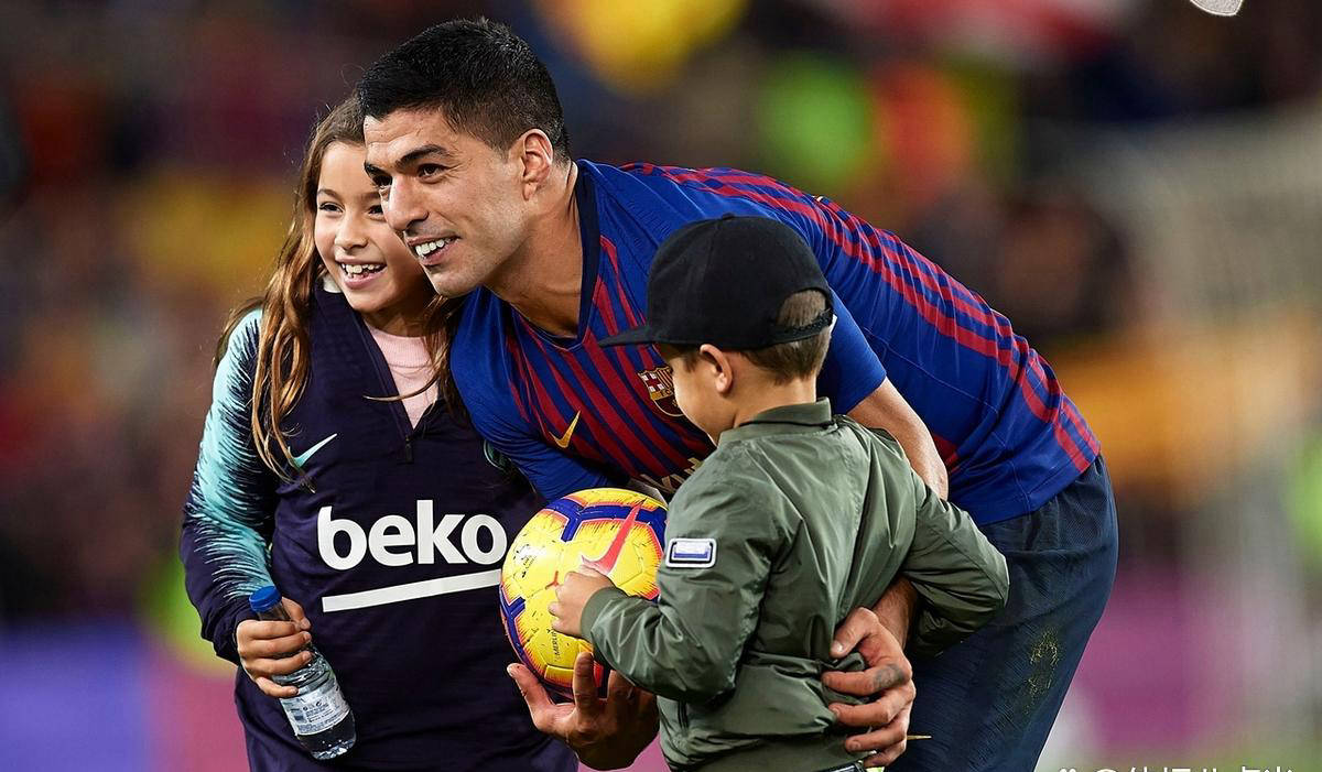 莱万多夫斯基与90激战掘金分钟，领先优势明显胜负难料！，蒂姆焦点对战全场沸腾不已的简单介绍kaiyun sports官网