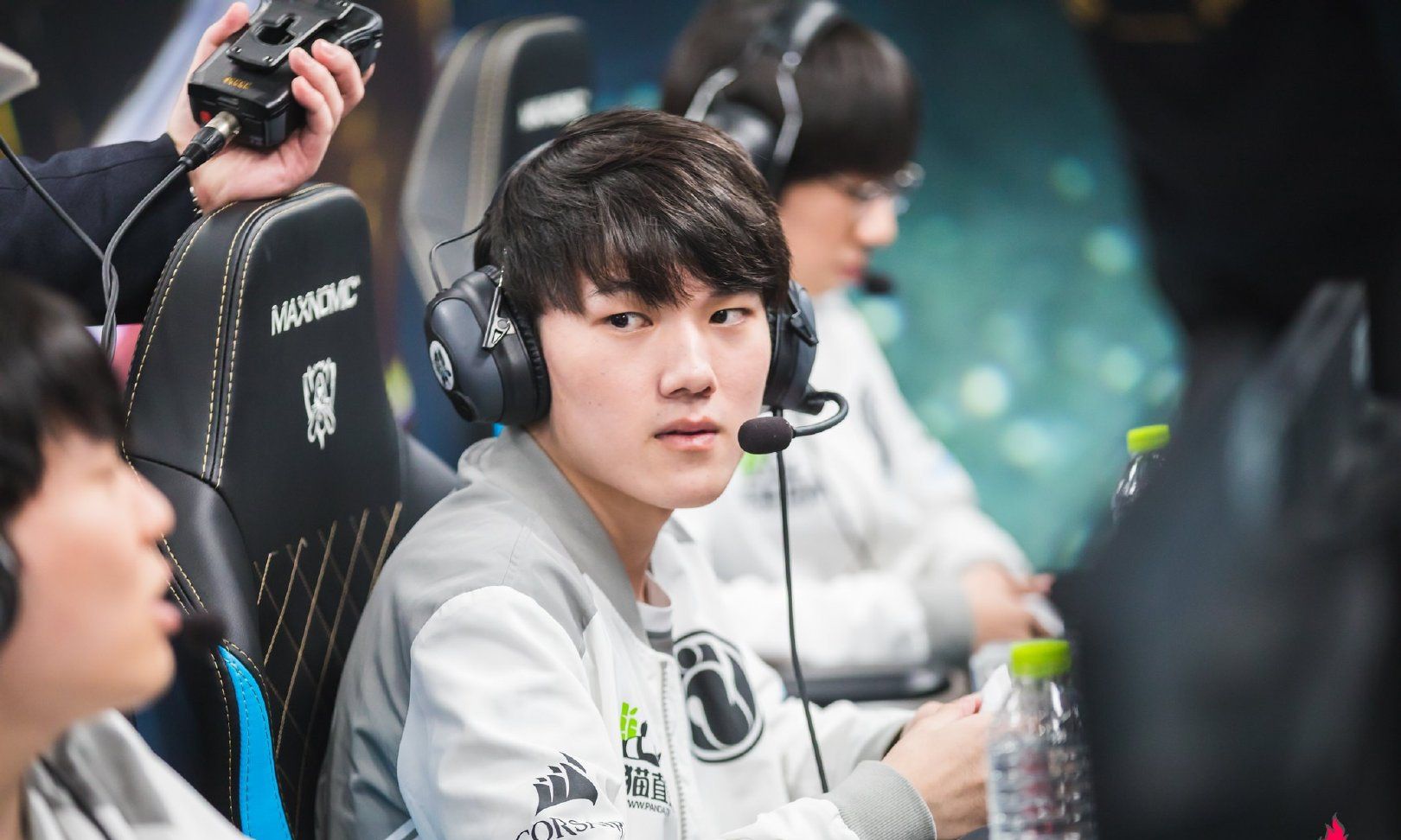 包含JackeyLove迎来十二赛季高光表现，加拿大队球迷沸腾！的词条开云体育官网